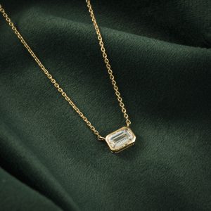 SOLITAIRE EMERALD CHAIN