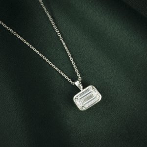 EMERALD SOLITAIRE CHAIN