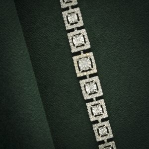SQUARE HALO DIAMOND BRACELET