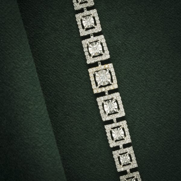 SQUARE HALO DIAMOND BRACELET