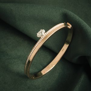 MODERN OVAL SHAPE BRACELET