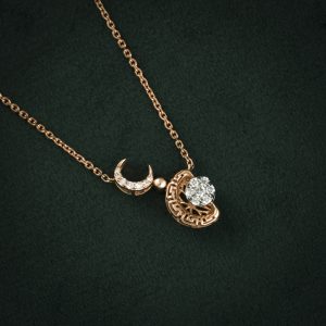 ROSE GOLD DIAMOND PENDANT SET WITH CRESCENT MOON DESIGN