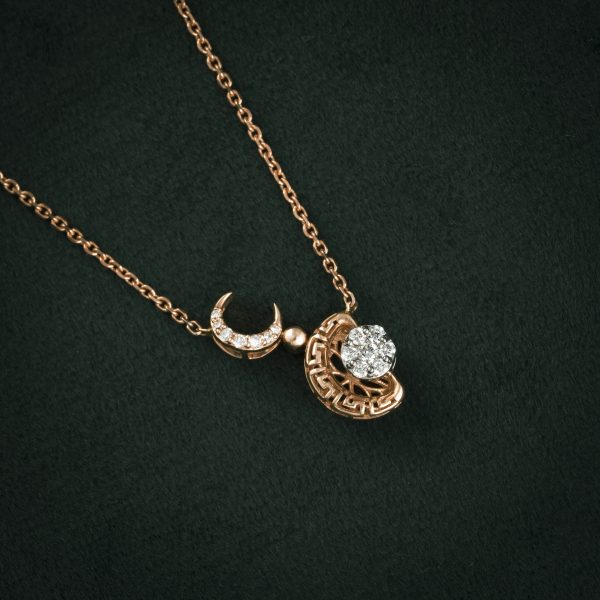 ROSE GOLD DIAMOND PENDANT SET WITH CRESCENT MOON DESIGN