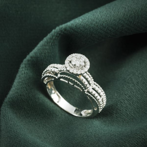 ETERNAL HALO CLUSTER RING