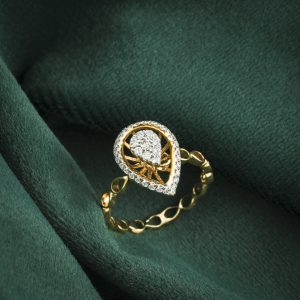 PEAR SHAPE CLUSTER RING