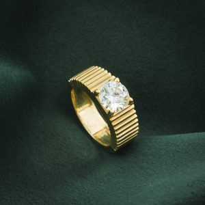 ROUND SOLITAIRE RING