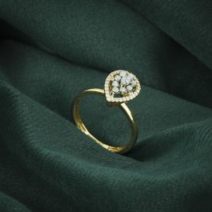 PEAR SHAPED CLUSTER DIAMOND RING