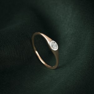 OVAL RING