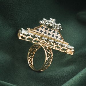 COCKTAIL CLUSTER RING