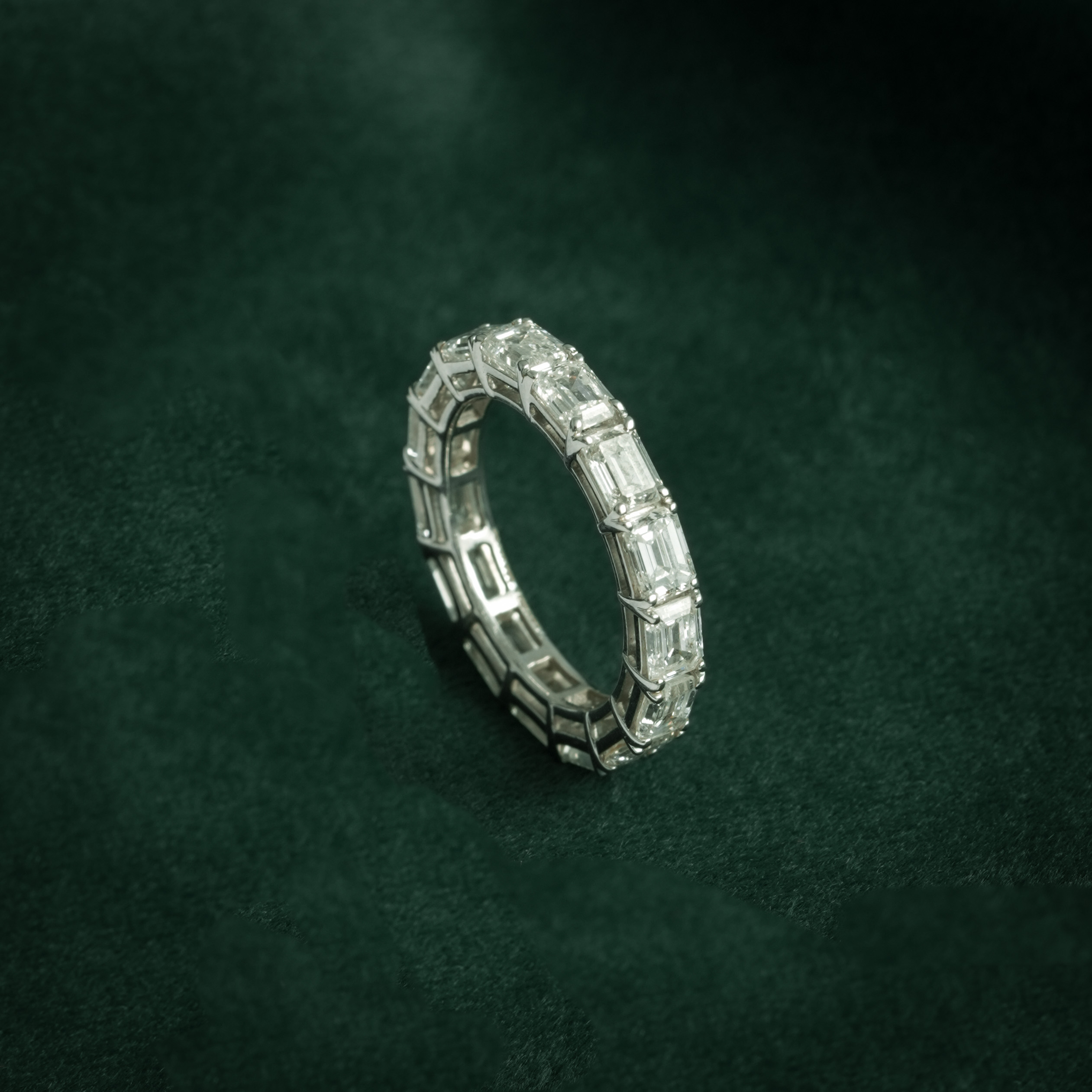 EMERALD CUT DIAMOND RING
