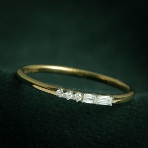 Mixed Cut Diamond Slim Band Ring in Gold