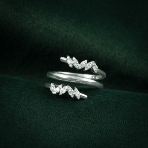 Elegant White Gold Marquise Ring