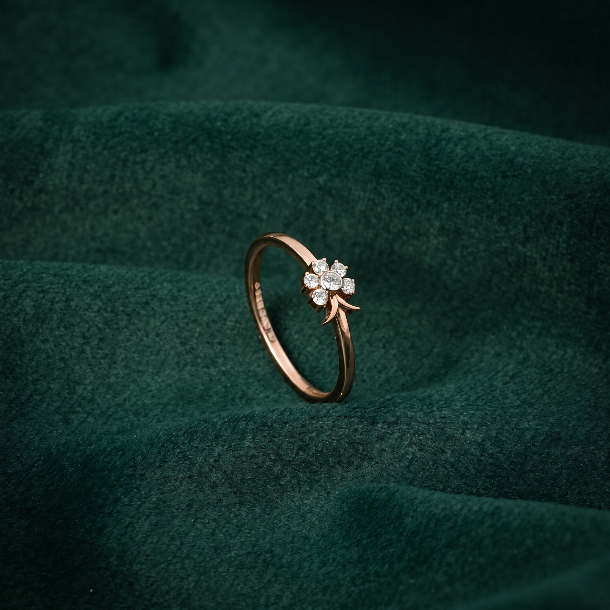 GRACEFUL BLOOM RING