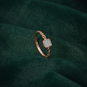 SQUARE CLUSTER DIAMOND SILVER RING