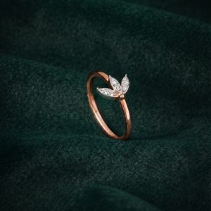 FLORAL SILVER DIAMOND RING