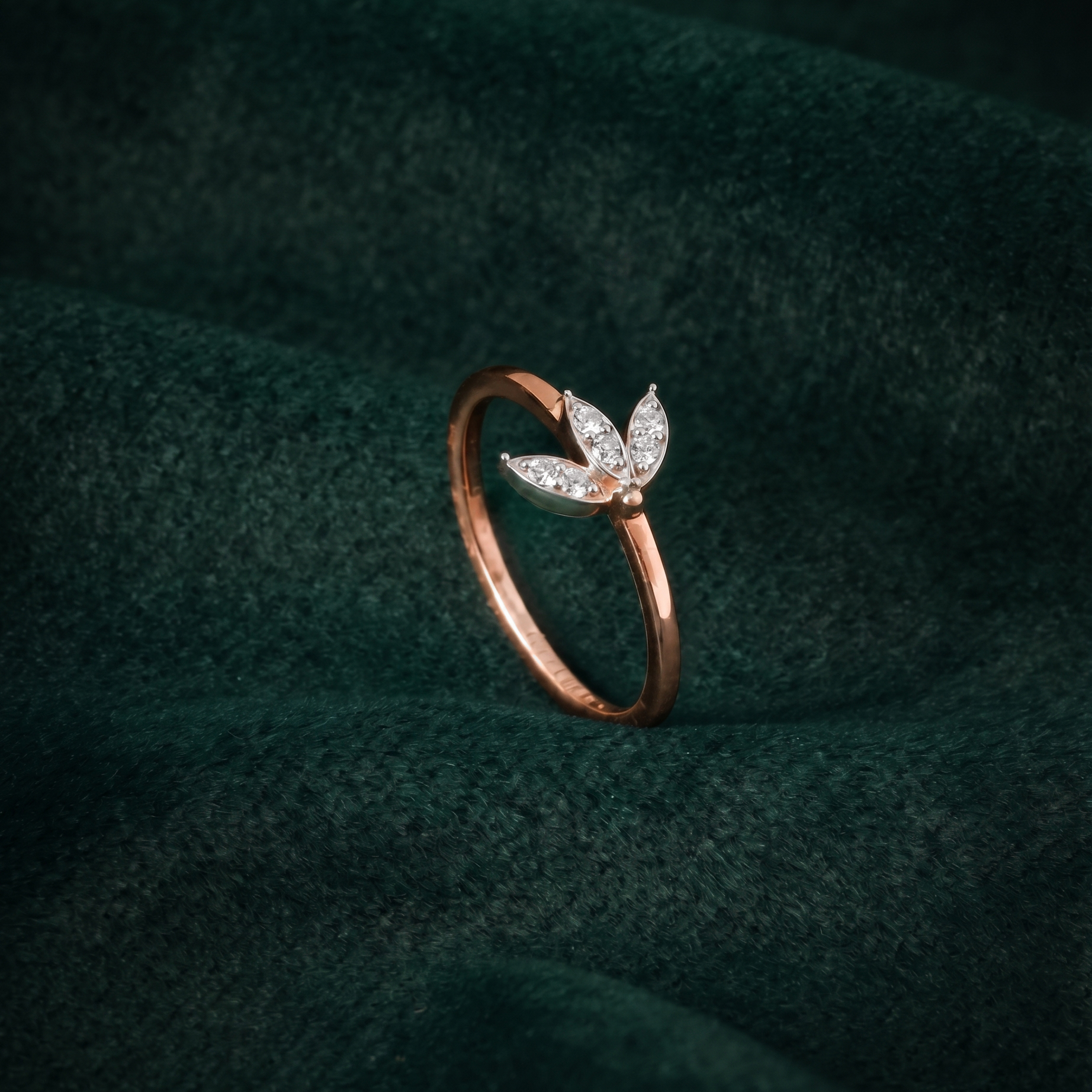 FLORAL SILVER DIAMOND RING