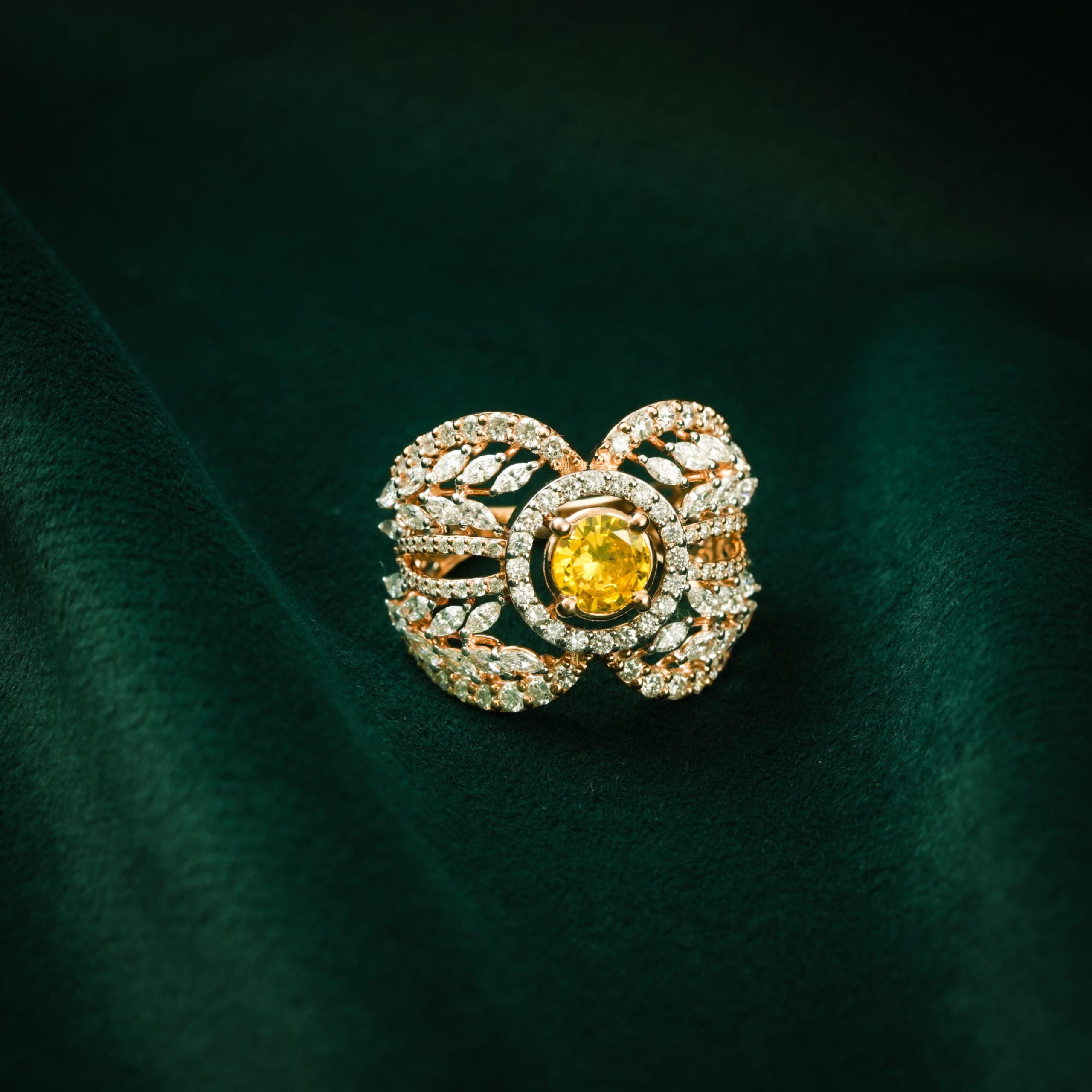 GOLDEN LAUREL BLOOM RING
