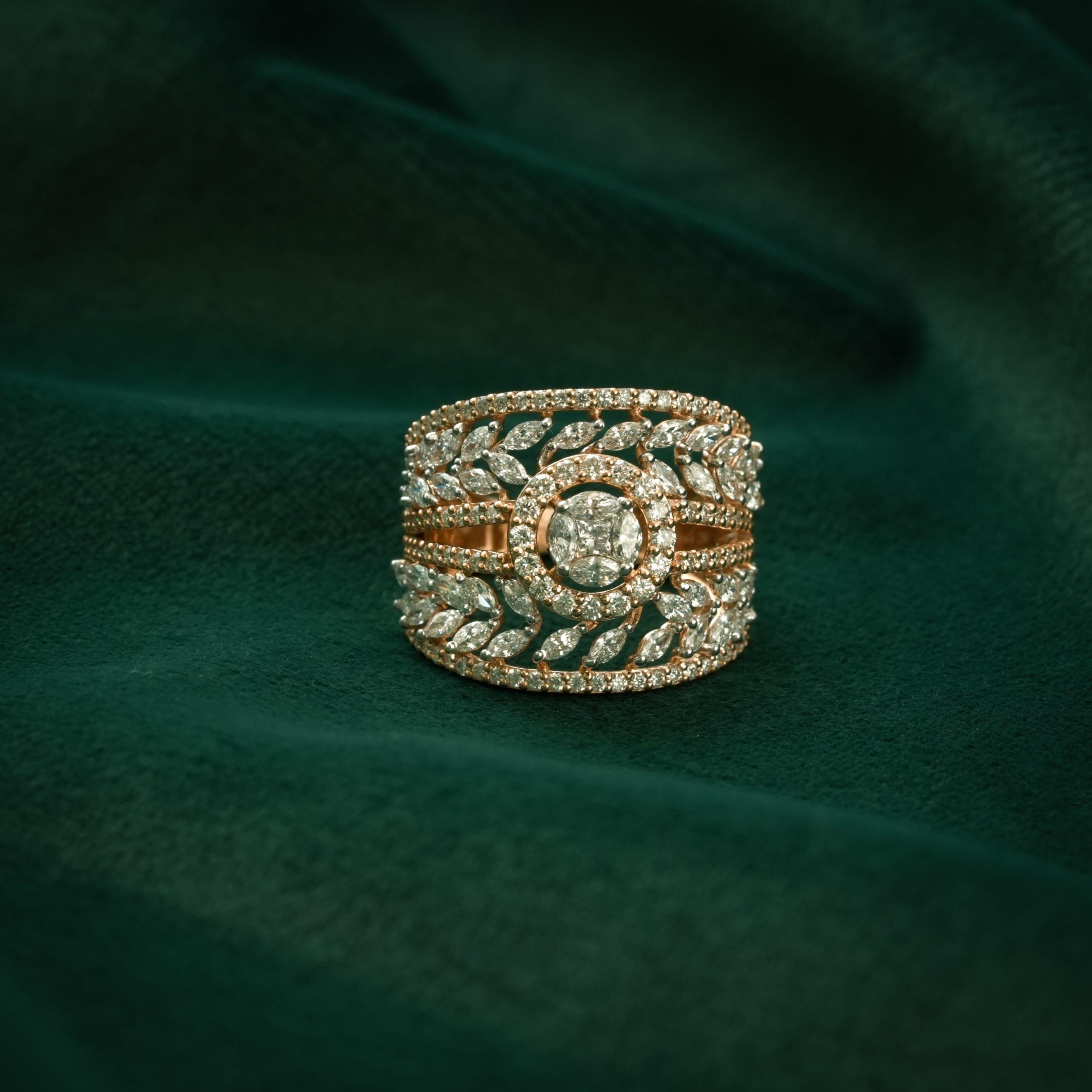 ROYAL LEAF HALO SILVER RING