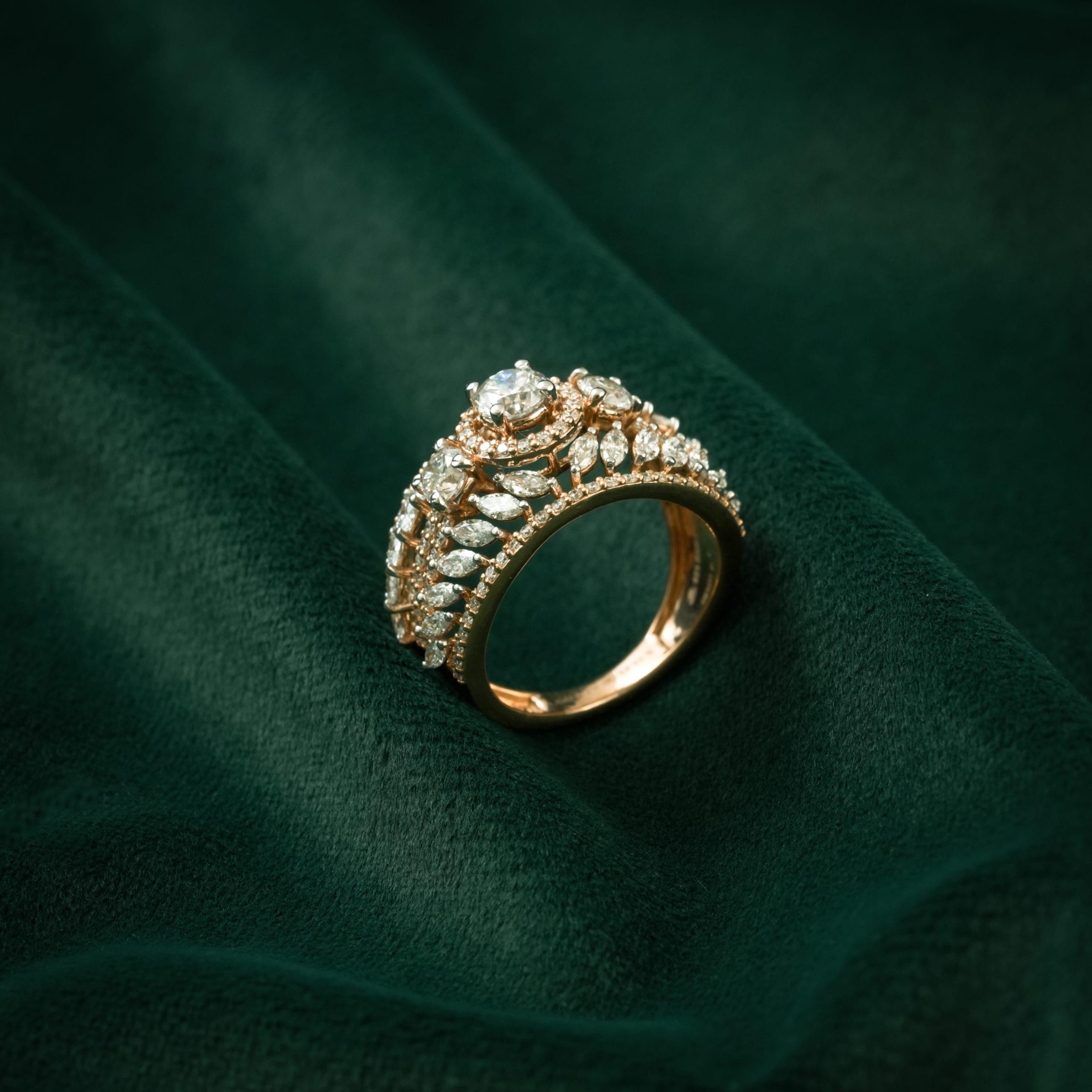SPARKLING MARQUISE SILVER RING