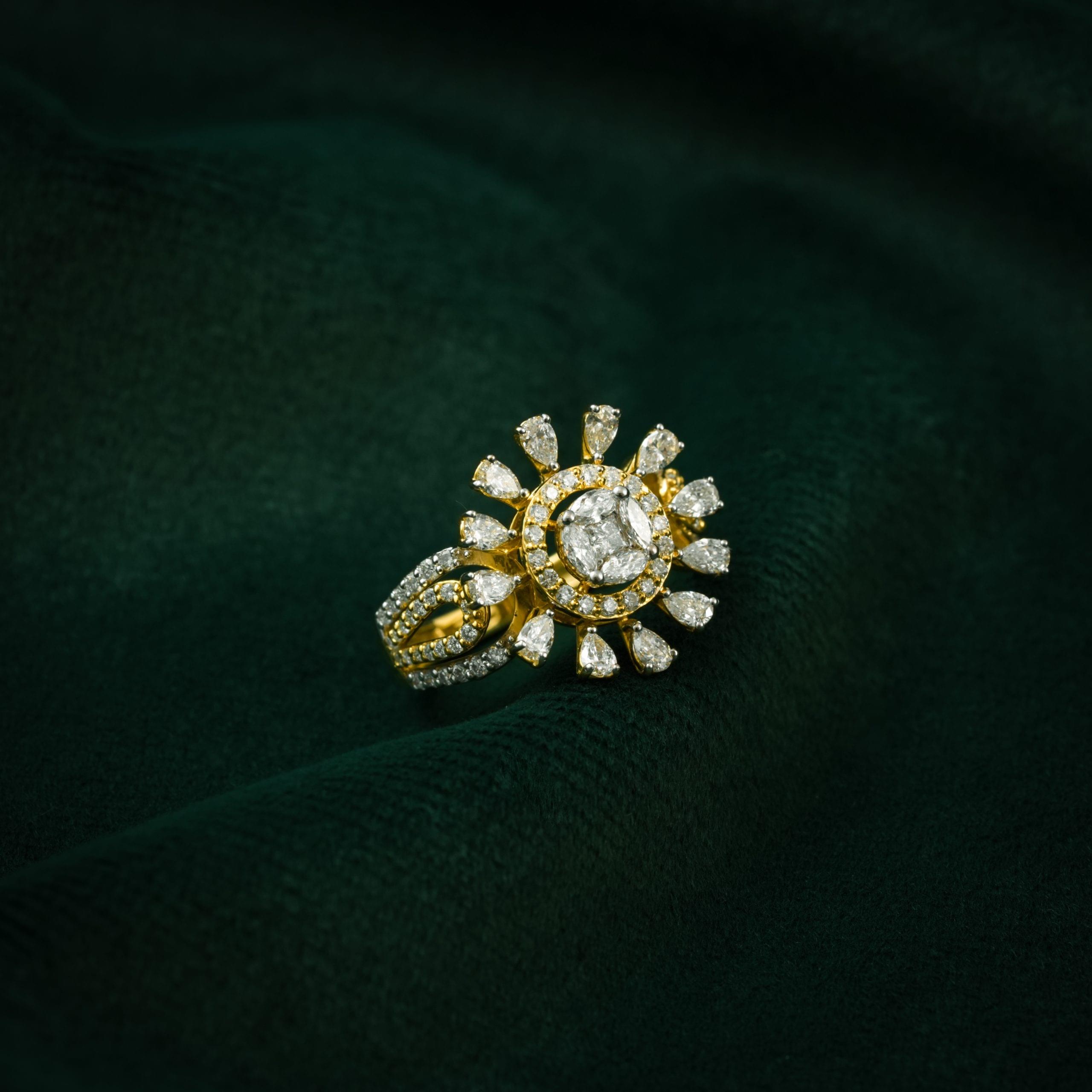 SUNBURST HALO SILVER RING